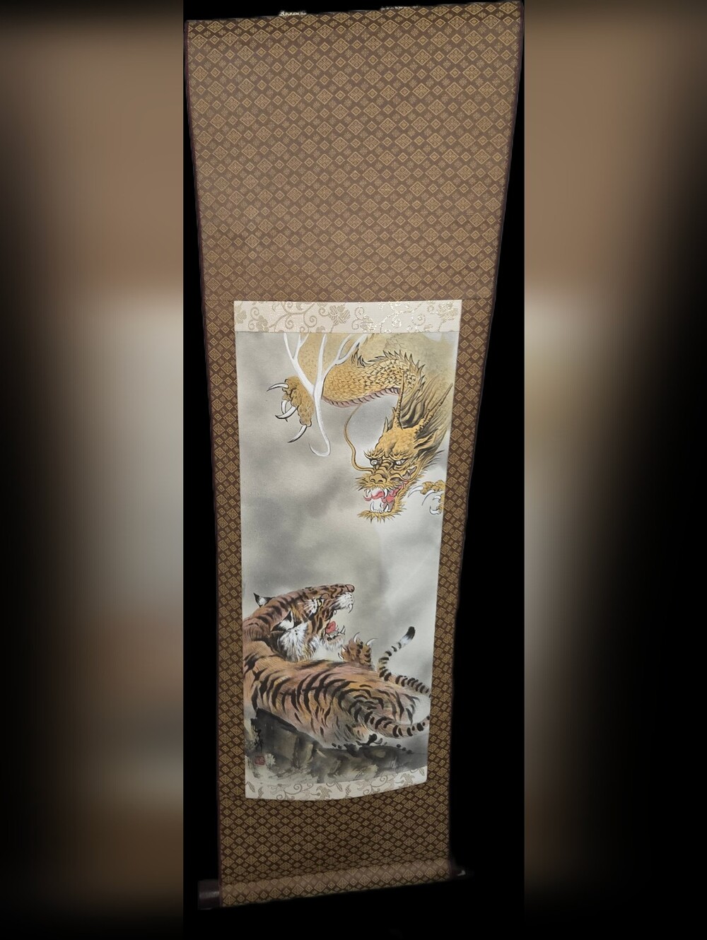 Kakejiku Hanging Scroll Artwork w/ Dragon & Tiger